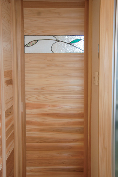 ガラスをはめ込んだ、オリジナルの建具特集