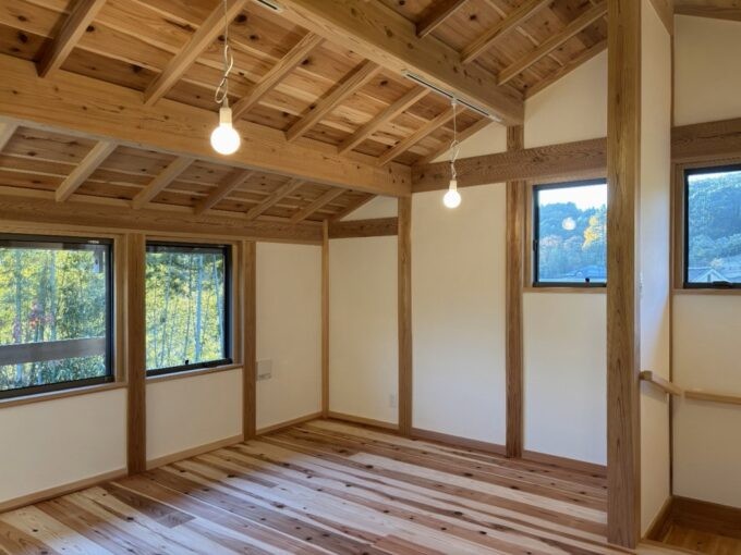 2軒の自然住宅 “八王子の家と町田の家” 完成！